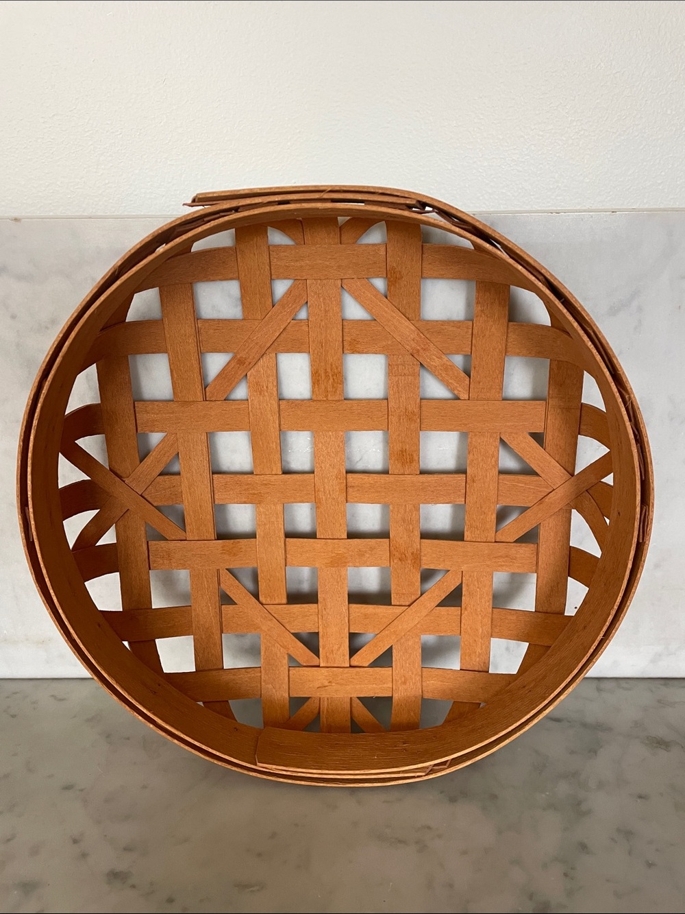 THE WORKSHOPS OF GERALD HENN Woven Round Open Weave Tan 10" Signed Basket